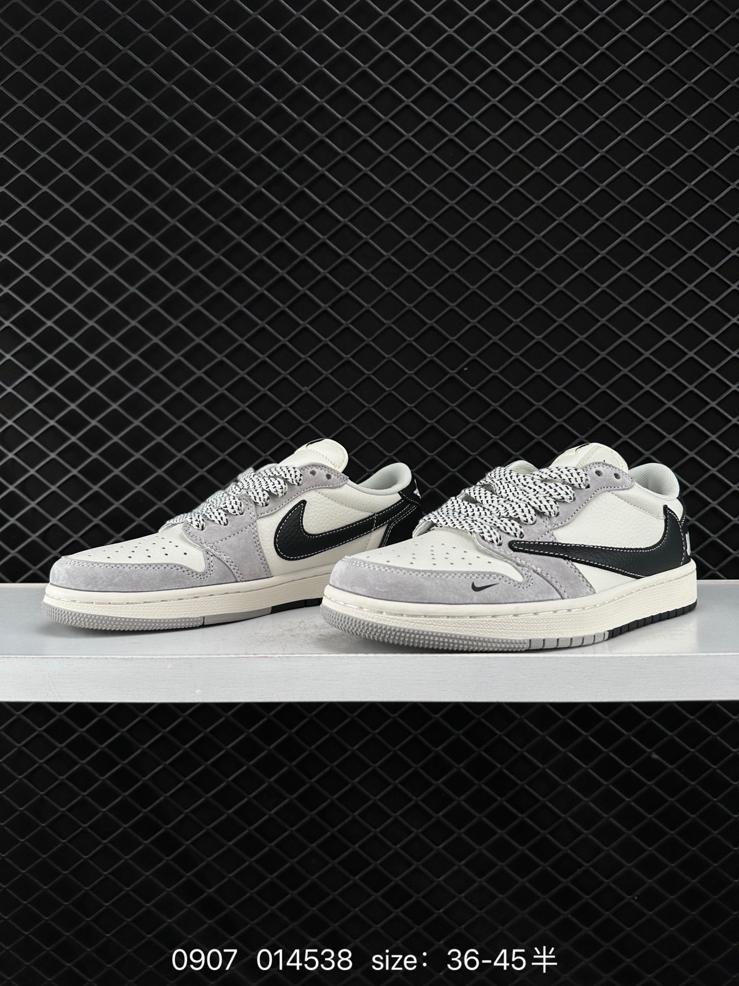 Travis Scott x Air Jordan 1 ” Reverse Mocha “